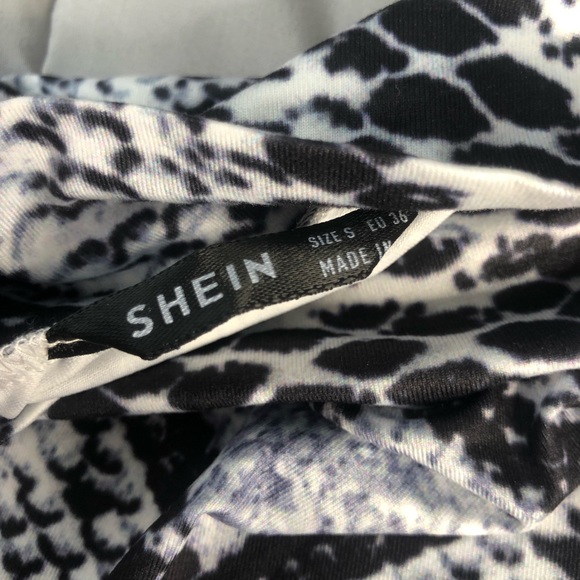 Long sleeve snakeskin mini dress - Picture 3 of 3